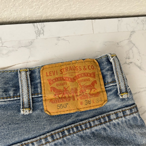 Levis 550 Jeans Mens 38x34 Light Blue Relaxed Tapered Leg USA Denim 90s Vtg - Picture 5 of 6